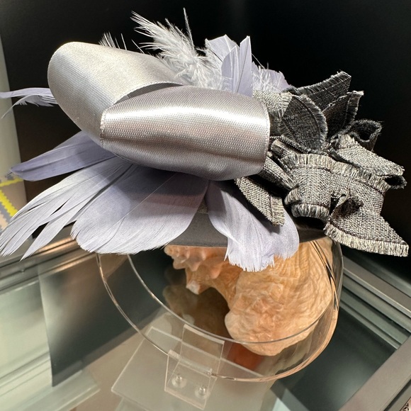 FASCINATOR  Feather and ribbon / Hair Accessory